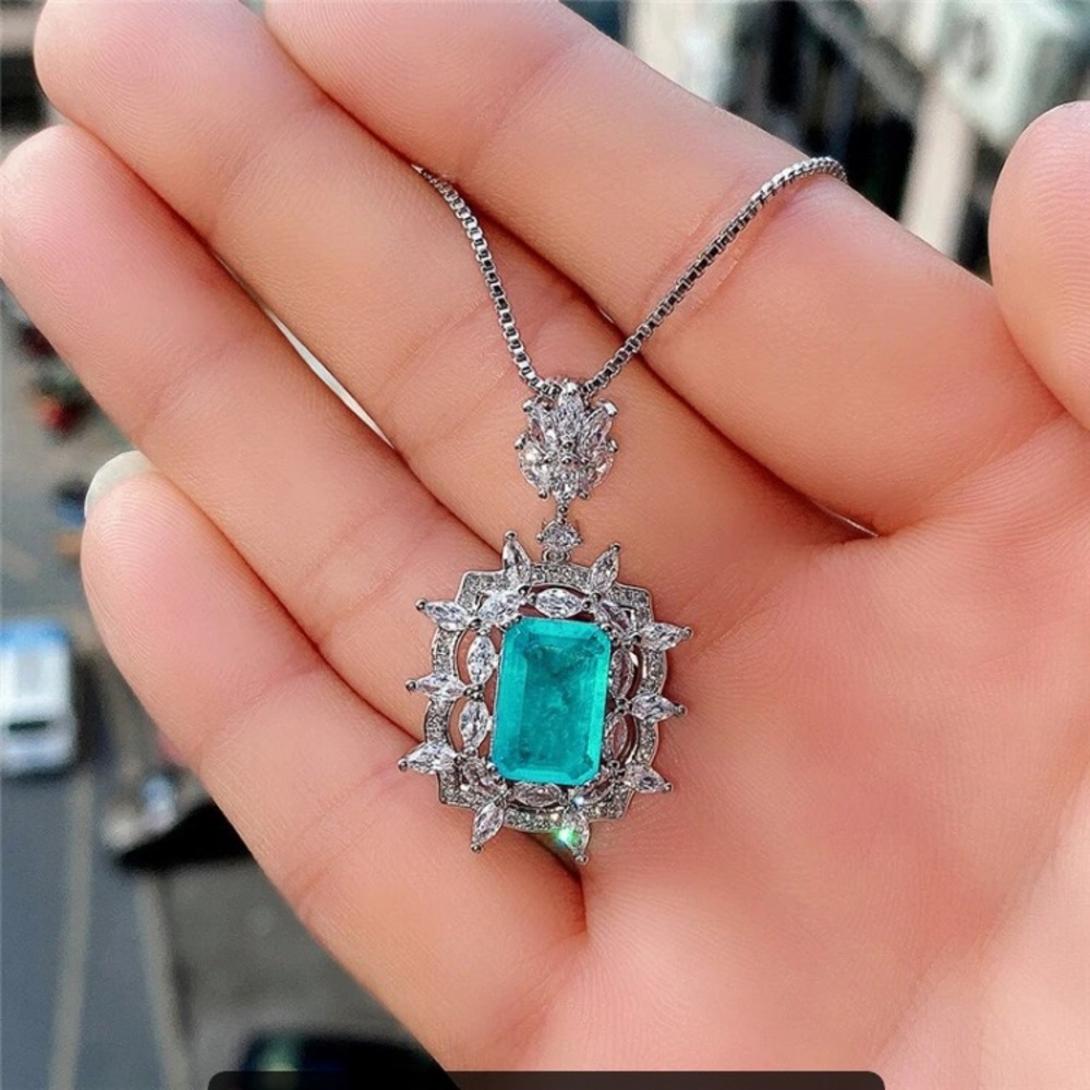 Gorgeous Princess cut tourmaline 2ct crystal silver necklace